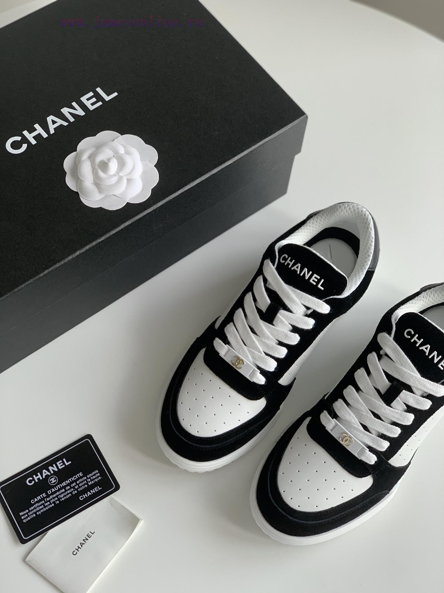 Chanel 24 Early Spring New Panda Board Shoes Full Leather SeriesChanel's new panda sneakers mv6sz1vc - Image 8