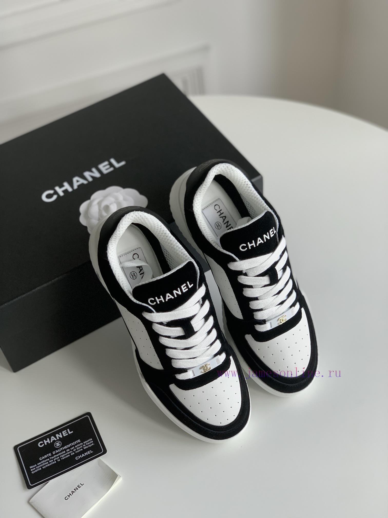 Chanel 24 Early Spring New Panda Board Shoes Full Leather SeriesChanel's new panda sneakers mv6sz1vc - Image 9