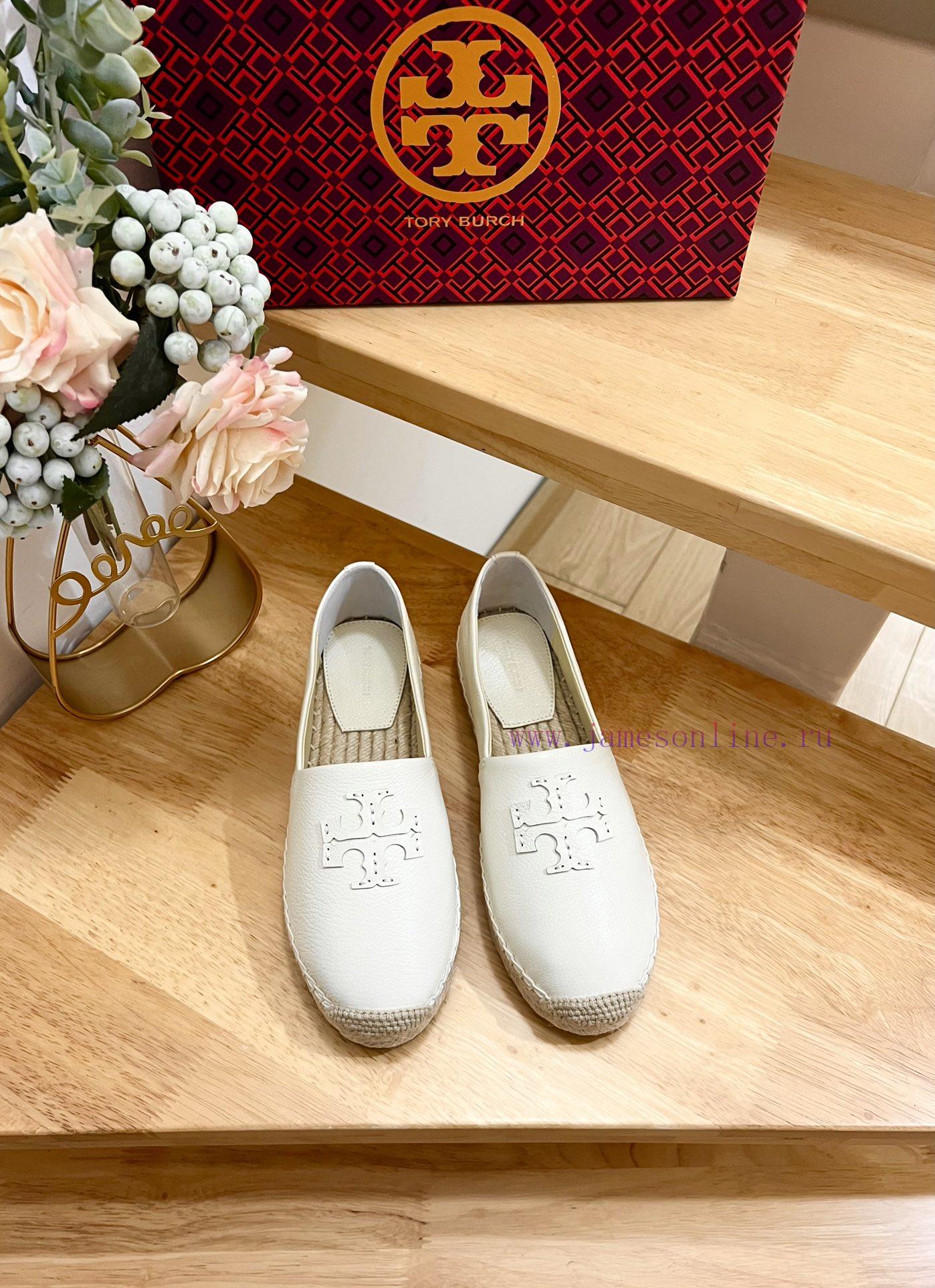 Tory Burch's iconic double T fisherman shoes are refreshed in large proportions with the new7oh0z205