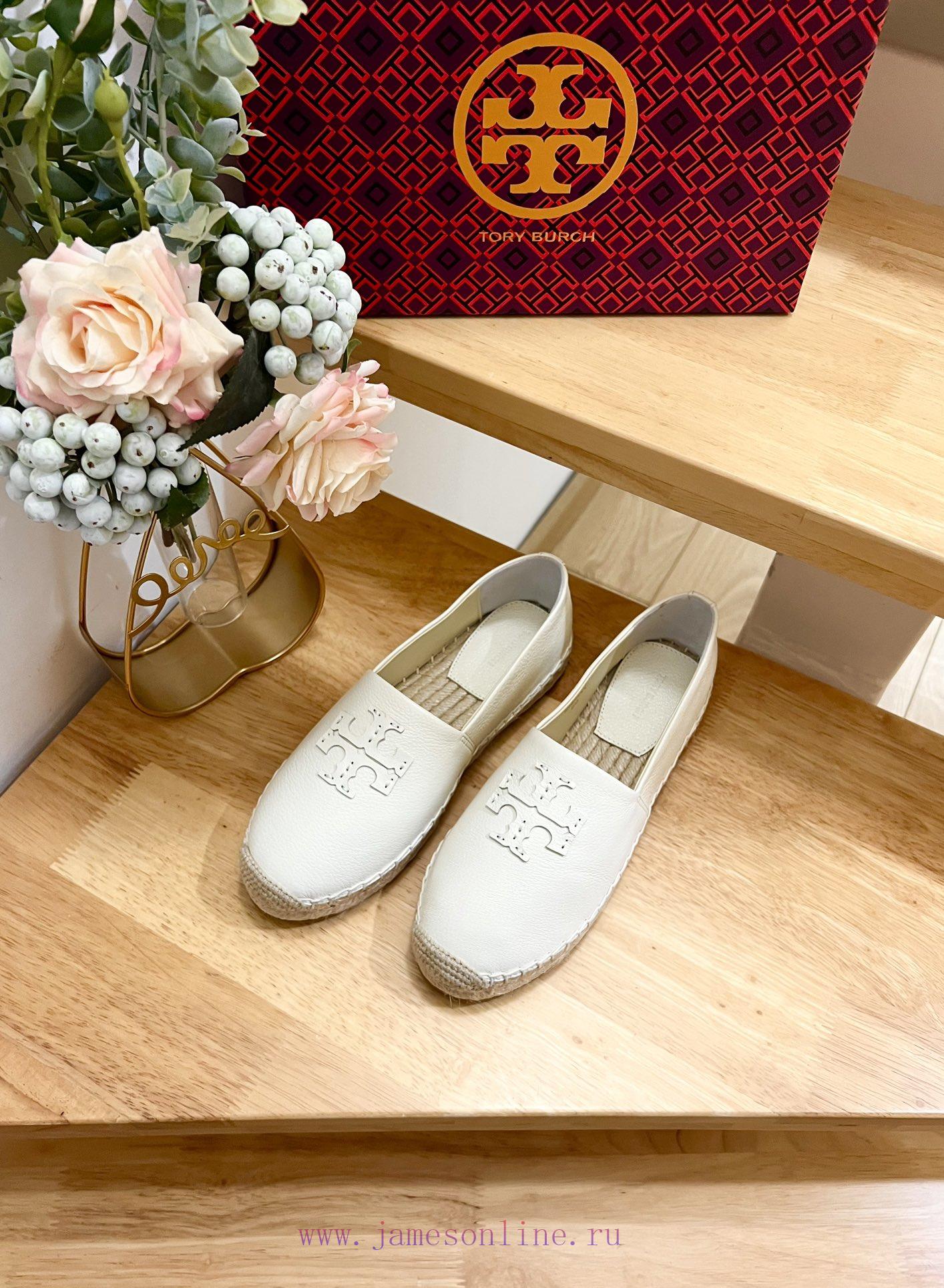 Tory Burch's iconic double T fisherman shoes are refreshed in large proportions with the new7oh0z205 - Image 4