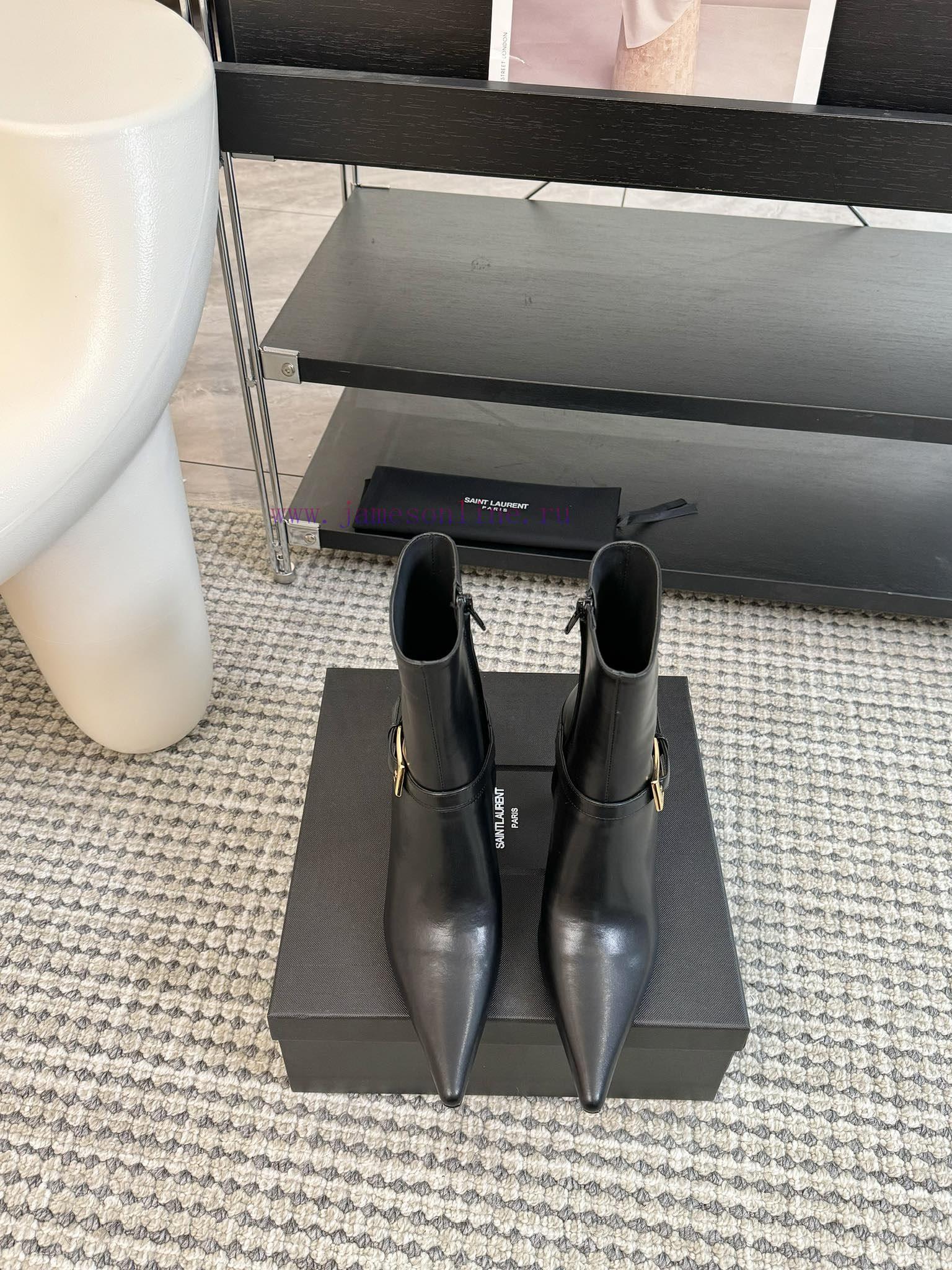 24 New Short Boots: The pointed toe and slim heel complement each other, adding to the tempepmbg6kby