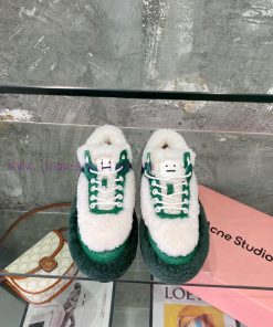 Acne Autumn/Winter Debut ️️ The furry panda Di Da loves the furry texture and can't help butkorql9b7