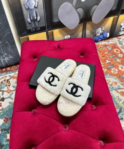 ️  𝐂𝐇𝐀𝐍𝐄𝐋 23 Autumn/Winter New Style Hairy One Word Drag Wearing Style This one word drag isd80djhsf