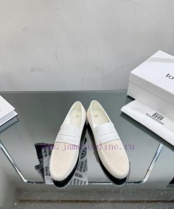 TOTEM's niche brand has launched a new round toe loafers series———————————The simple color s7h4xc1ki