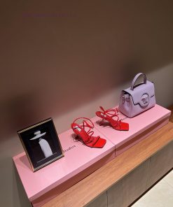 The mostALA ࠖ A | HIGH LOVE High HeelsALAÏA | HIGH LOVEThe pair of high heels that every onlmemq17cm