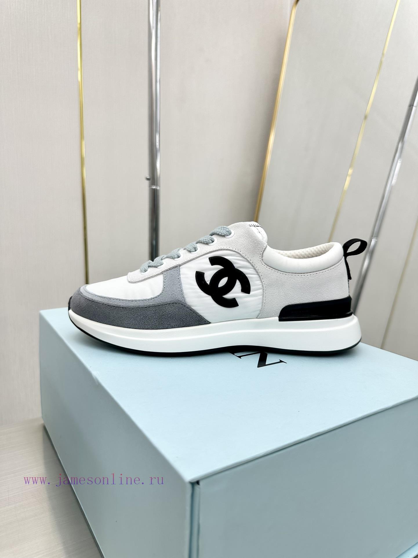 Top tierChanel -2023 Top Casual SneakersThis classic design features a shoe upper with a varusbe0eug - Image 3