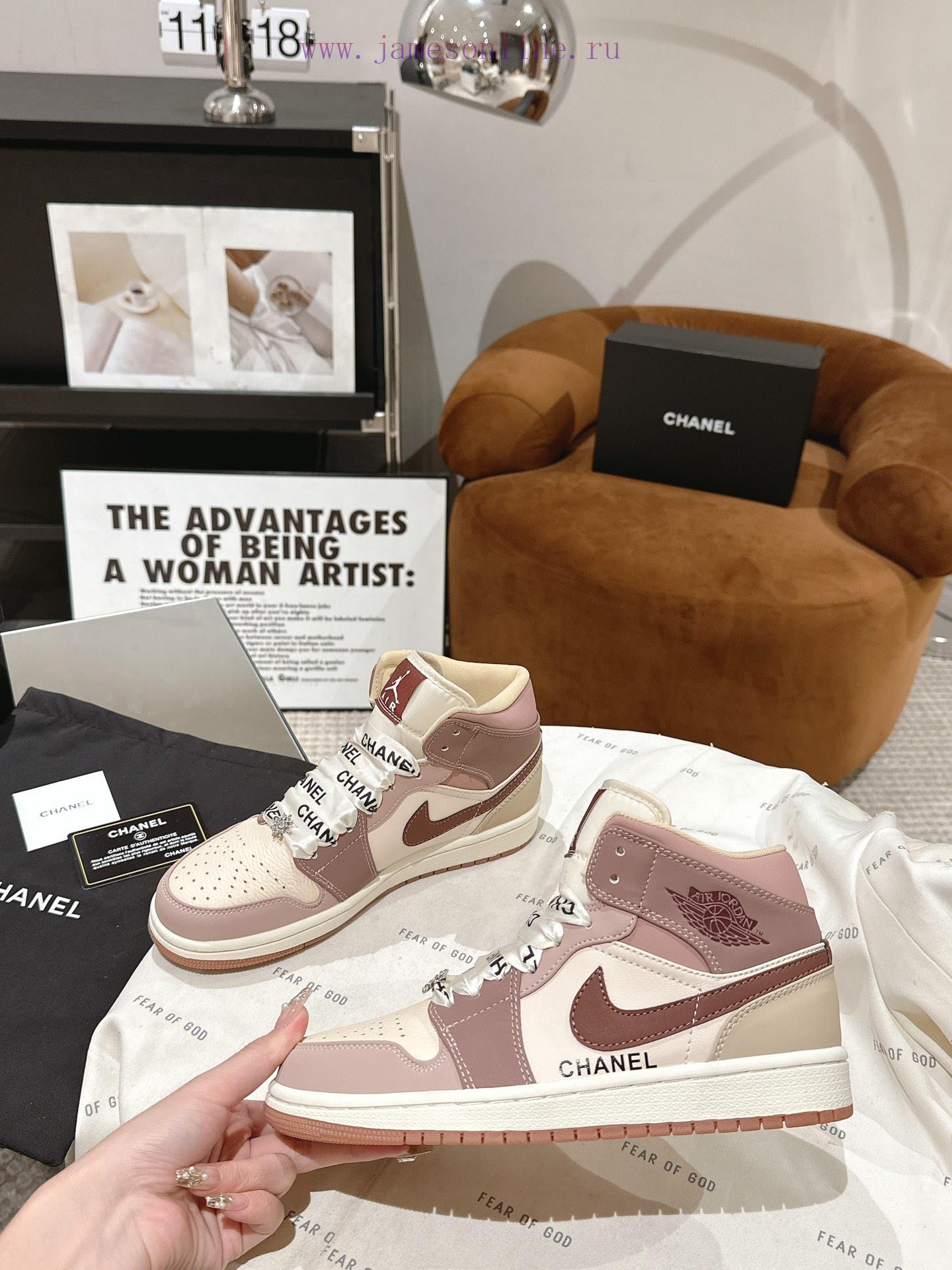 Chanel * L 2023 Chanel Nike CollaborationClassic last shape+jumping color blocking design, fzekrwwdr - Image 3