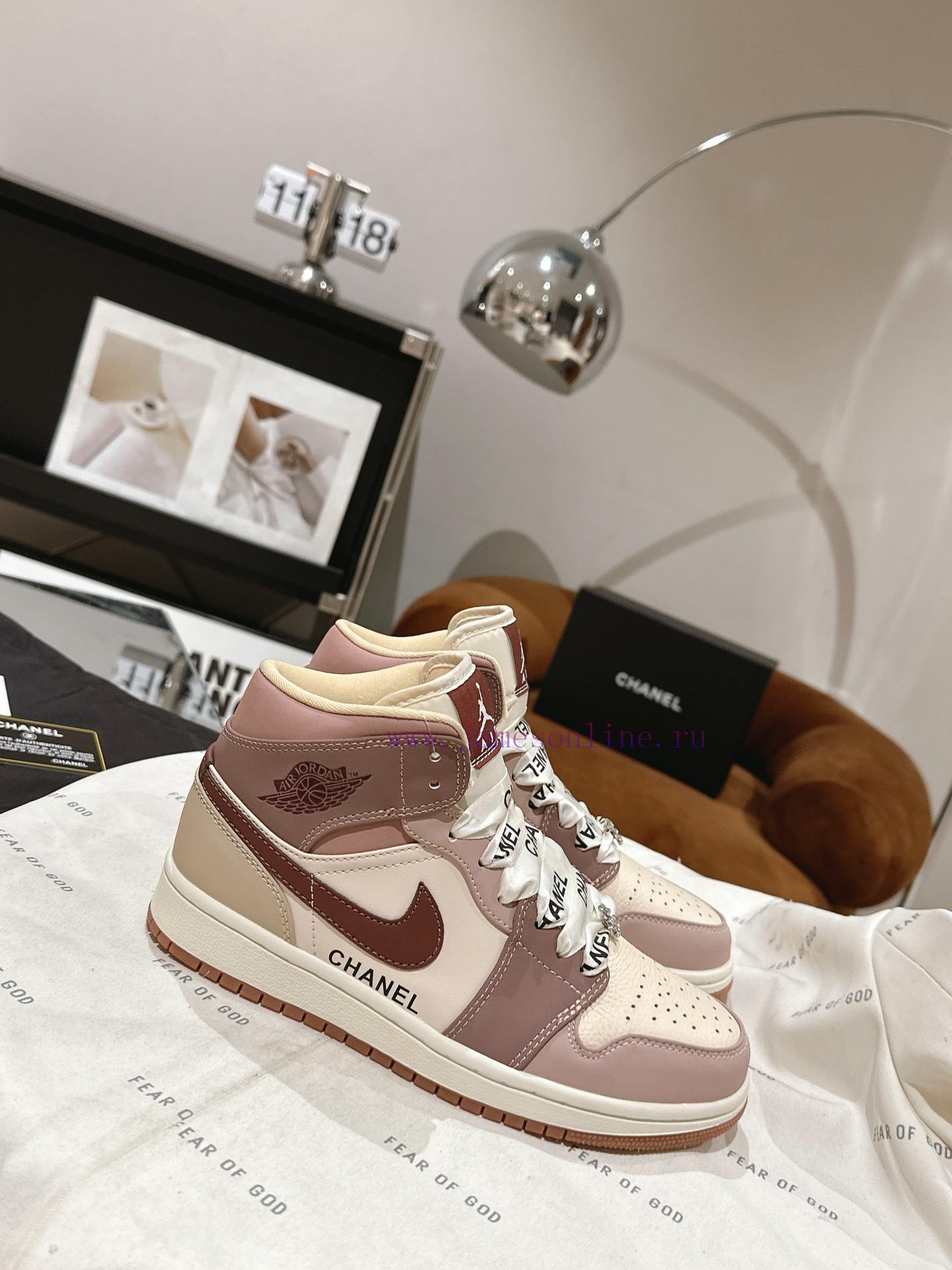 Chanel * L 2023 Chanel Nike CollaborationClassic last shape+jumping color blocking design, fzekrwwdr - Image 4