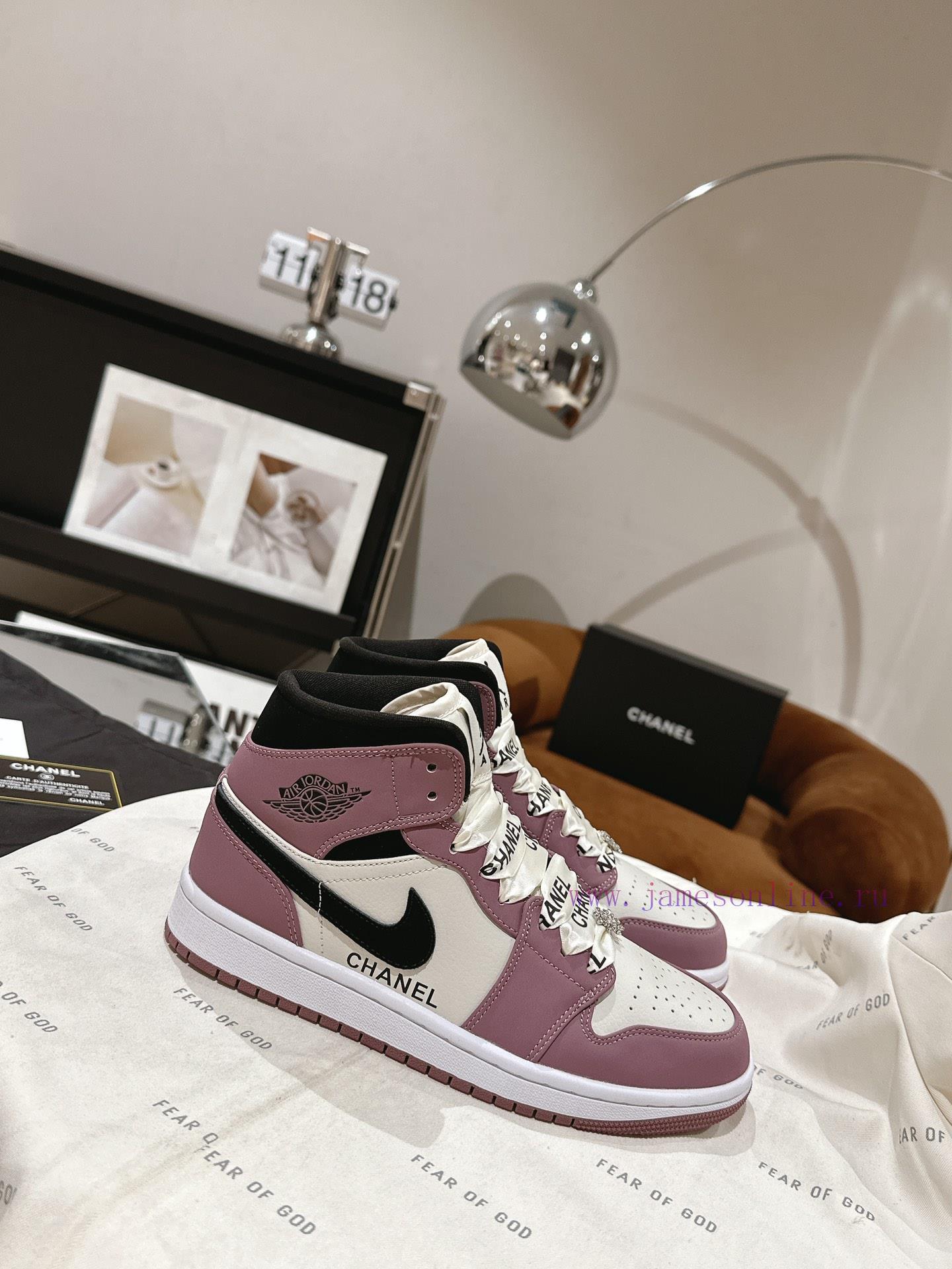 Chanel * L 2023 Chanel Nike CollaborationClassic last shape+jumping color blocking design, fx0x6wliz - Image 3