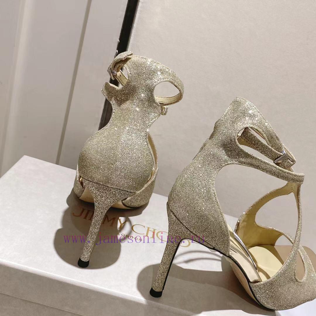 Jimmy Choo's custom-made high-heeled sandals in the Paris window showcase are of the highest1xskm8zb - Image 7