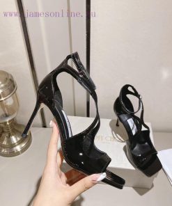 Jimmy Choo's custom-made high-heeled sandals in the Paris window showcase are of the highestdxh37fbx