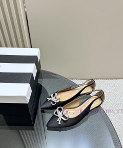 Aquazzura flat sole shoesDesign details with hollowed out side edges, wearing style, pointedxfmcfdsa