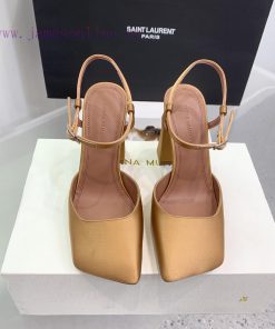 Amina Muaddi2024's new Charlotte series high heels have sharp edges and slanted square headsx06zedd8