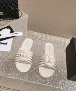 Spot sale𝐂𝐡 * 𝐧𝐞𝐥 23 Top selling productAuthentic gradeShoe upper sheepskinInner sheepskinFov019tfsn