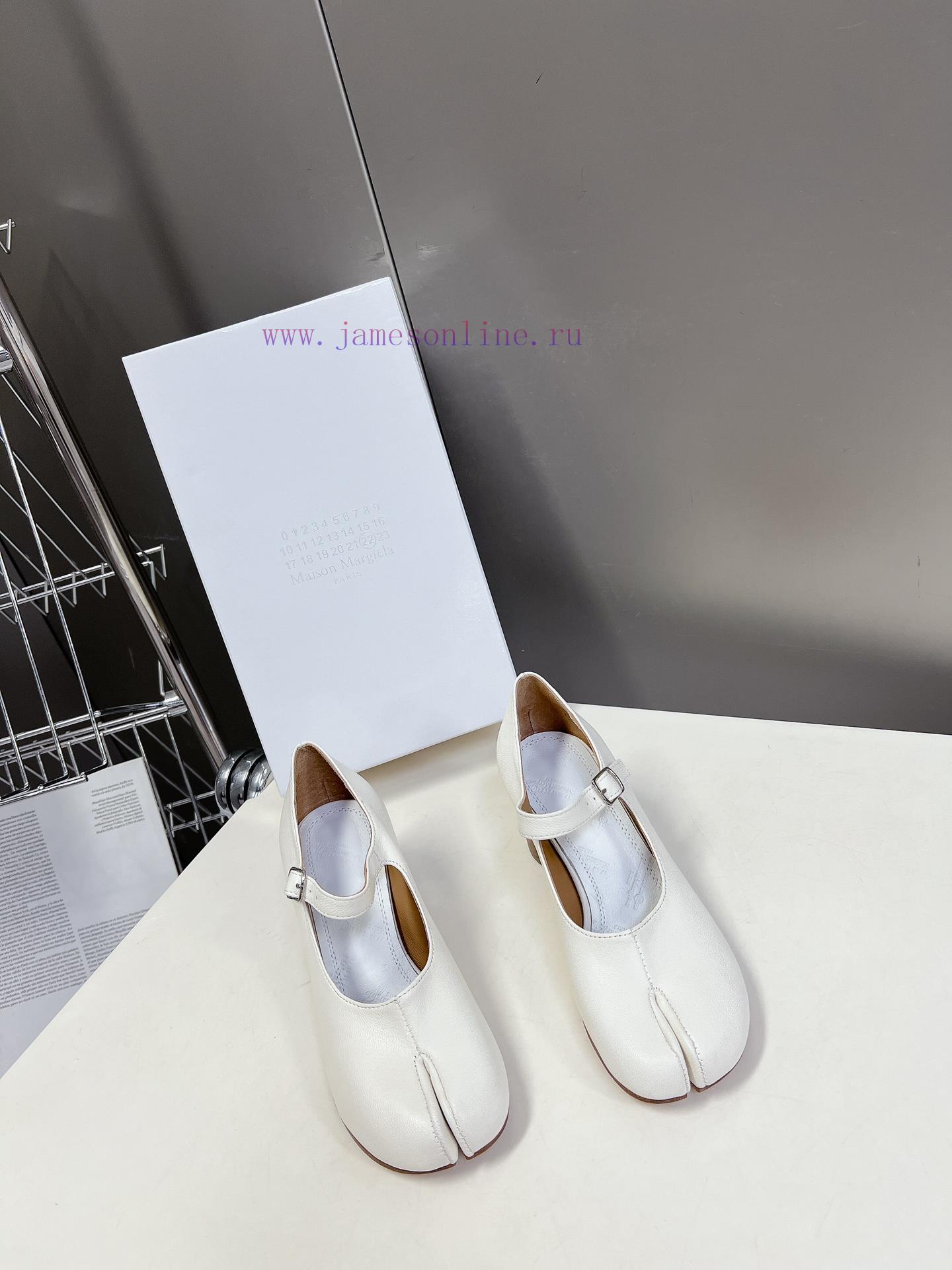 Maison Margiela MM6 tabi split toe shoes2024 New Product Best Buyer Purchasing 11 Perfect Reb2aa26op - Image 2