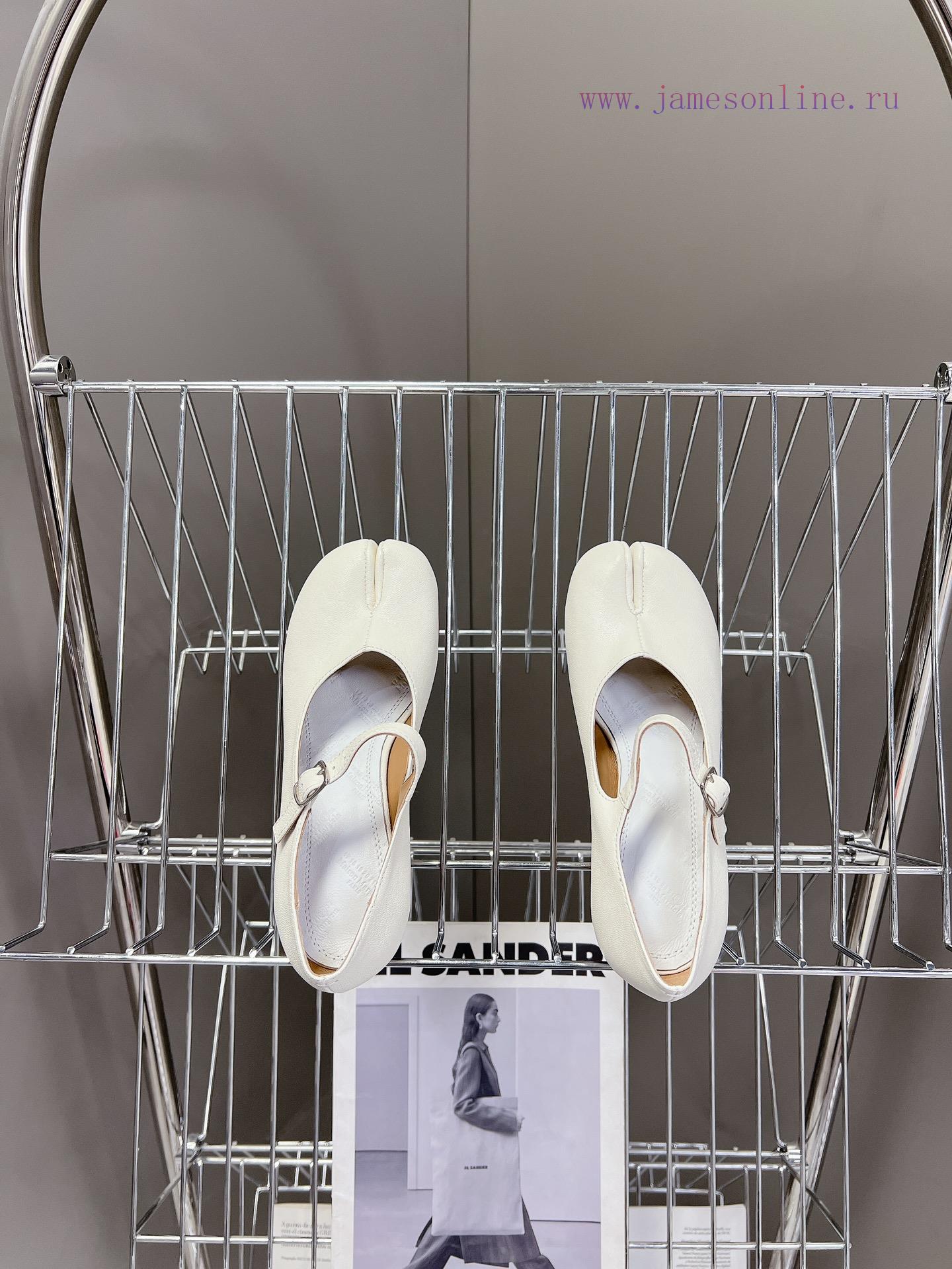 Maison Margiela MM6 tabi split toe shoes2024 New Product Best Buyer Purchasing 11 Perfect Reb2aa26op - Image 7