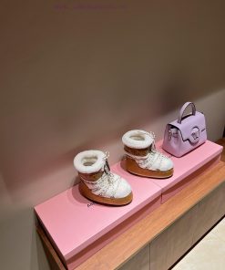 The mostForget about UGG, trendy people are wearing Moon Boot snow bootsIf you find it diffifqogt6nr
