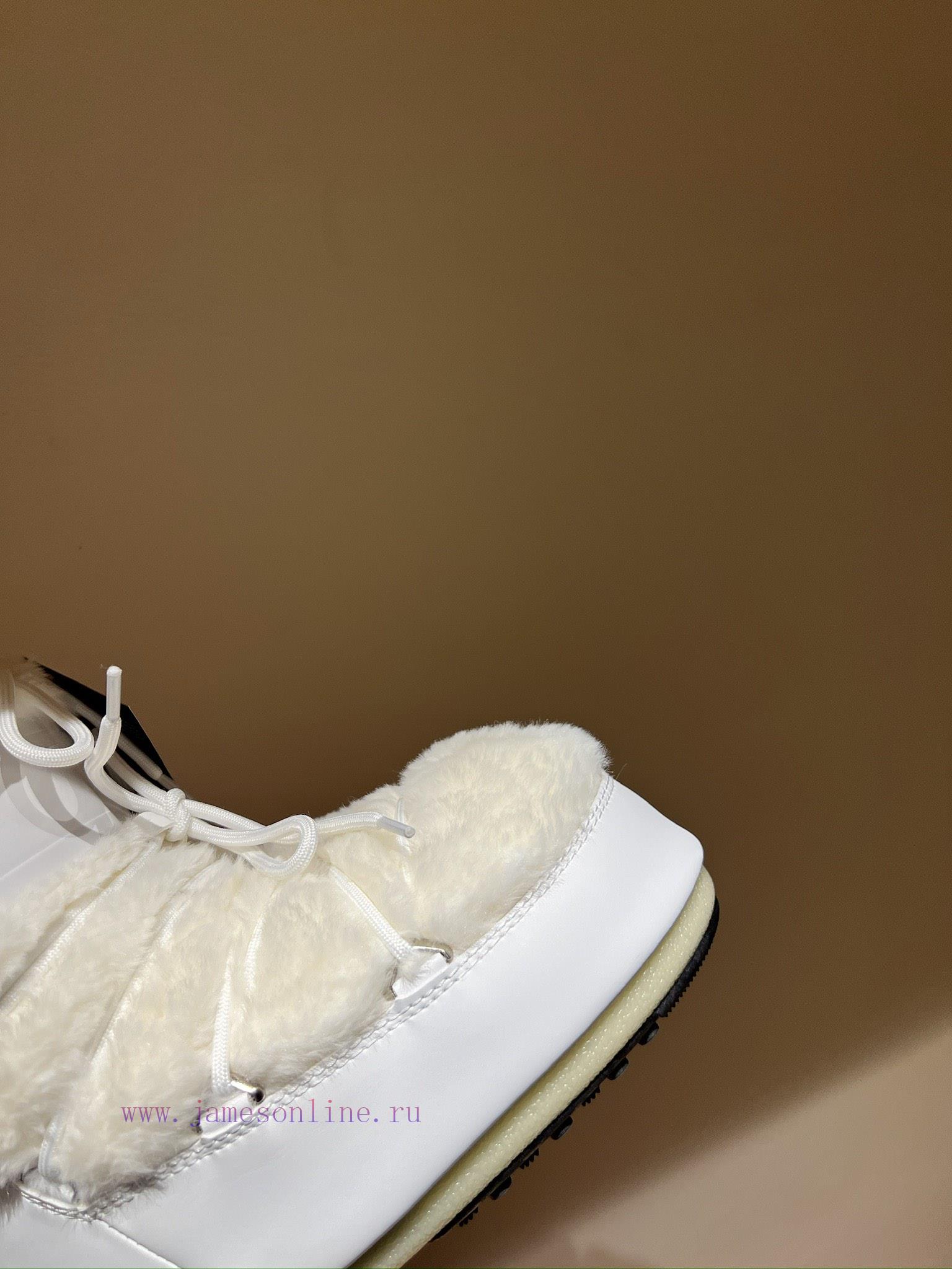 The mostForget about UGG, trendy people are wearing Moon Boot snow bootsIf you find it diffi1n0ge4a4 - Image 5