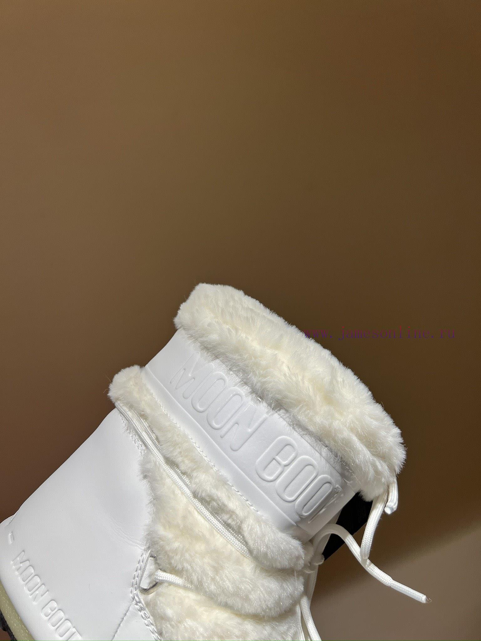 The mostForget about UGG, trendy people are wearing Moon Boot snow bootsIf you find it diffi1n0ge4a4 - Image 6