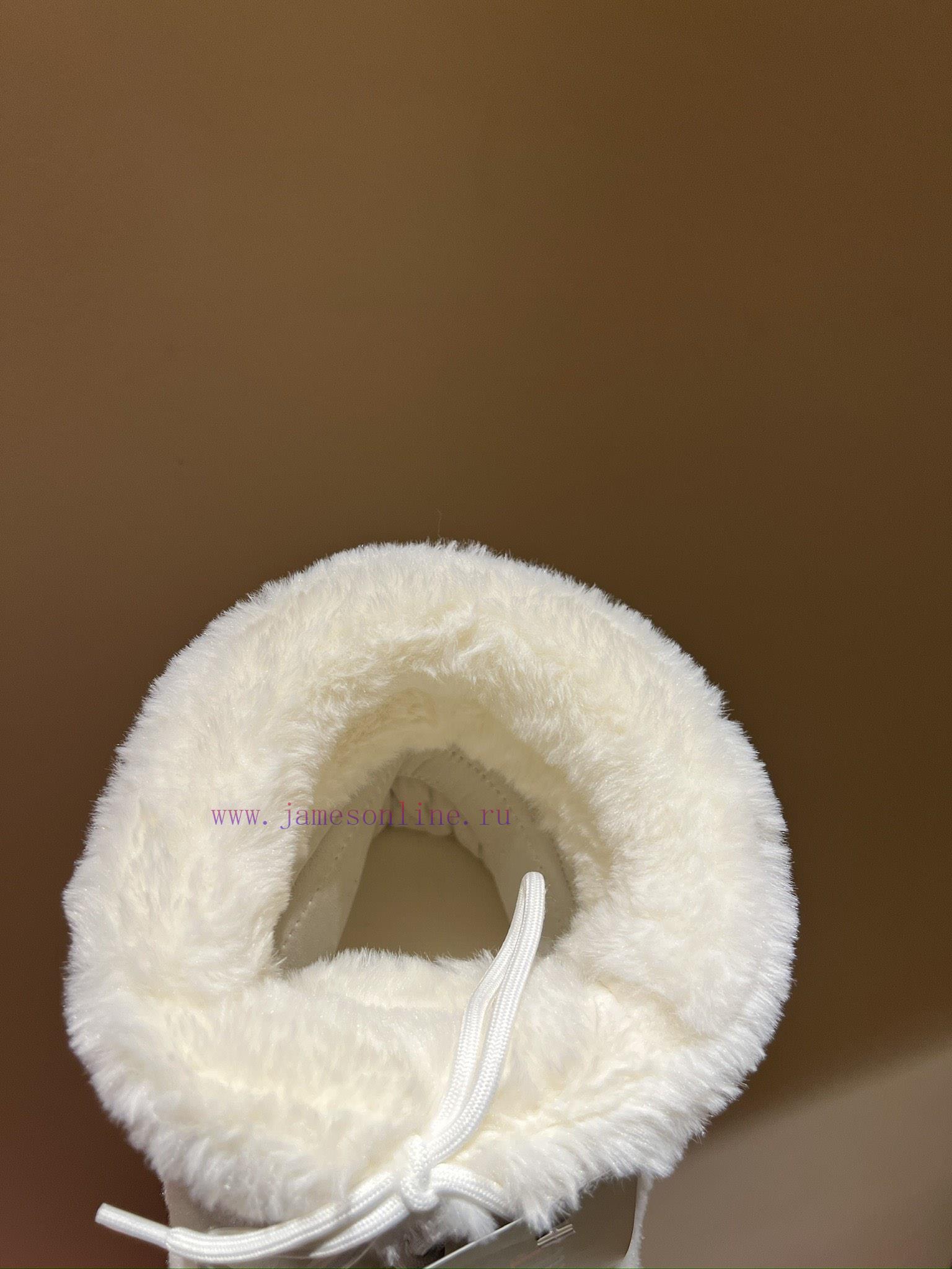 The mostForget about UGG, trendy people are wearing Moon Boot snow bootsIf you find it diffi1n0ge4a4 - Image 7
