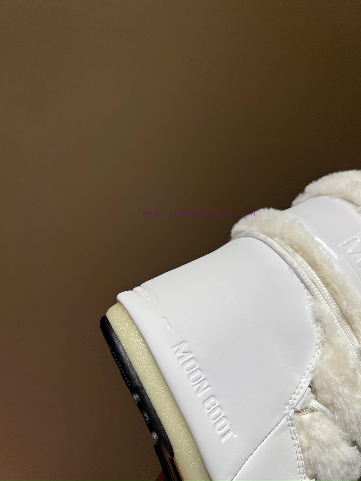 The mostForget about UGG, trendy people are wearing Moon Boot snow bootsIf you find it diffi1n0ge4a4 - Image 9