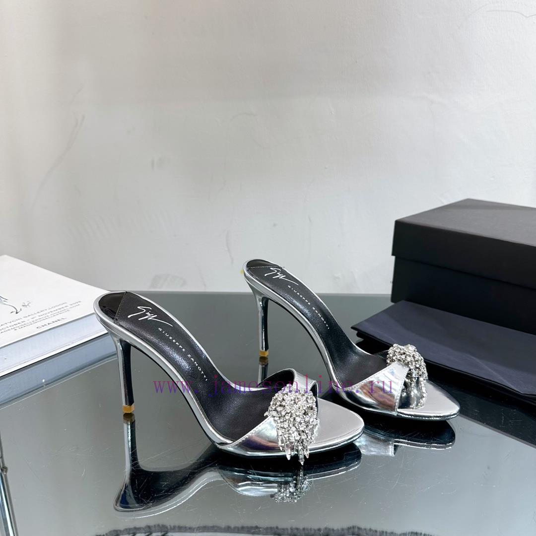 Giuseppe Zanotti - SS2024 New Spring and Summer Collection Diamond Button Single Shoes/Slipp1f19jrqk - Image 5