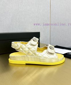 Crown Top Purchasing Edition ️ CHANEL 2022 Spring/Summer Latest Season Double C Velcro Casuahzfklfl9