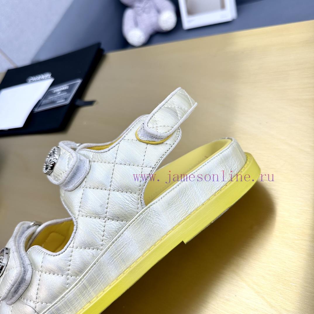 Crown Top Purchasing Edition ️ CHANEL 2022 Spring/Summer Latest Season Double C Velcro Casuahzfklfl9 - Image 8