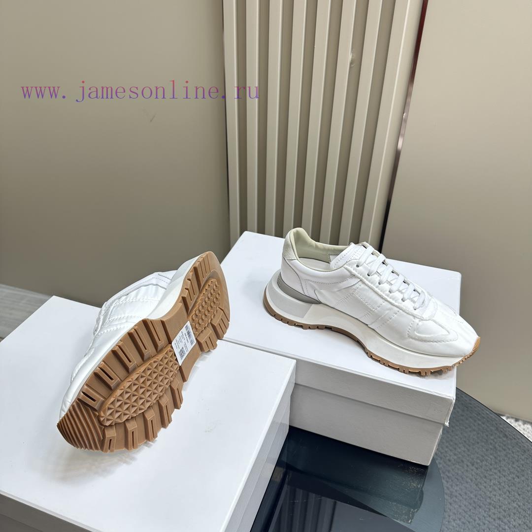 Maison Margiela mm6 Major bloggers recommend timeless casual shoes that never fadeThe select7yg6t8mu - Image 4
