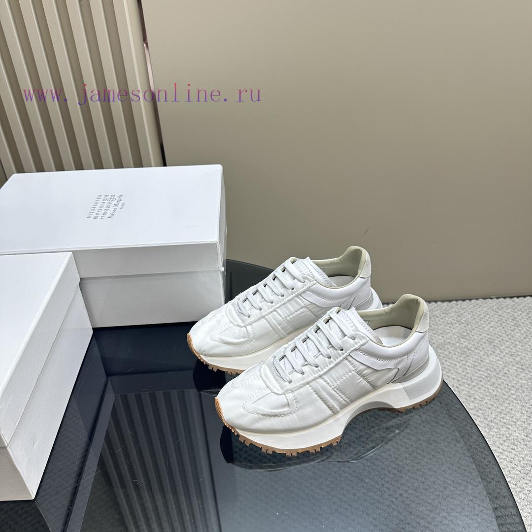 Maison Margiela mm6 Major bloggers recommend timeless casual shoes that never fadeThe select7yg6t8mu - Image 8