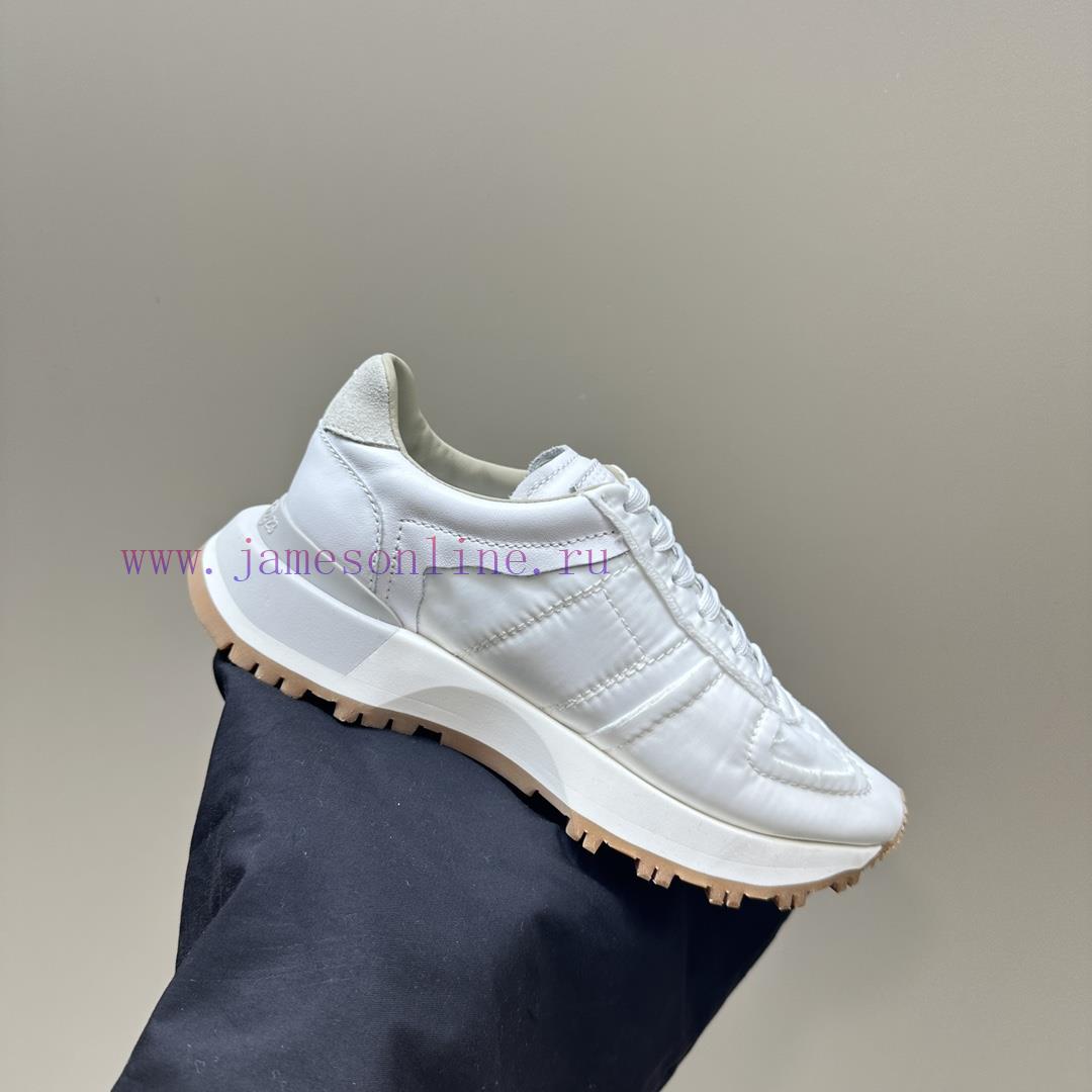 Maison Margiela mm6 Major bloggers recommend timeless casual shoes that never fadeThe select7yg6t8mu - Image 9
