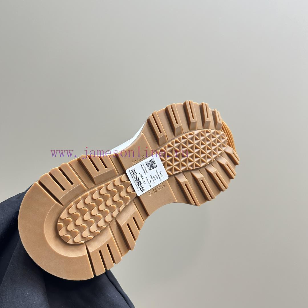 Maison Margiela mm6 Major bloggers recommend timeless casual shoes that never fadeThe select7yg6t8mu - Image 10