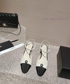 Spot sale𝐂𝐡 * 𝐧𝐞𝐥 23 Top selling productAuthentic gradeColor: Black/White/ApricotImported mis6hzfjk6