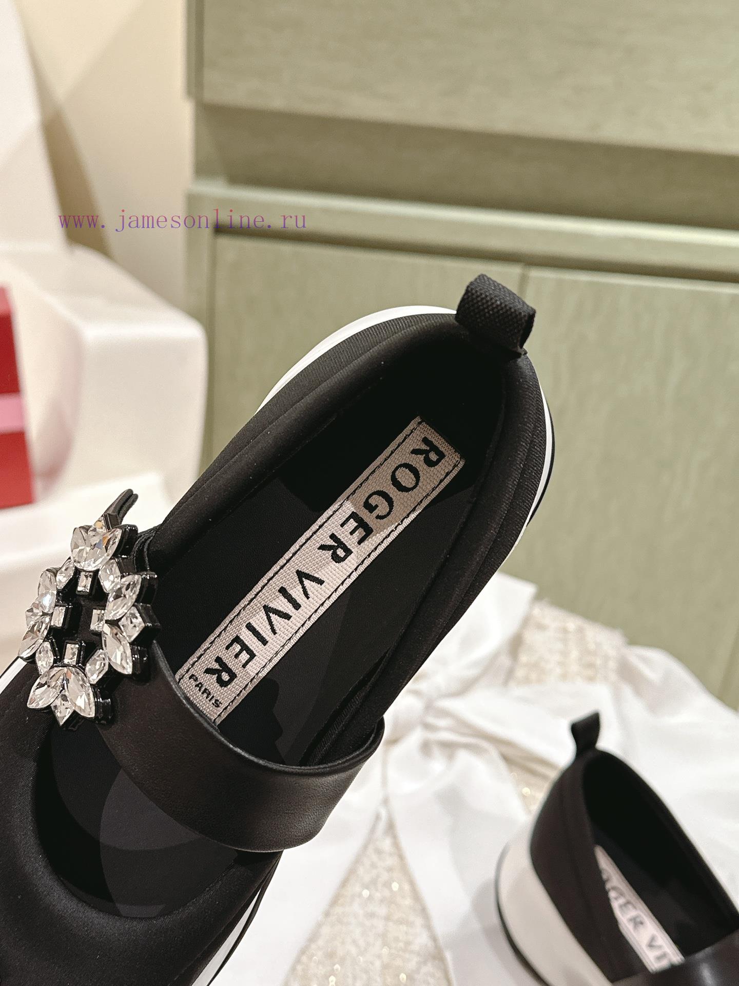 | ²⁰²4 𝐬𝐬 🤍🤎𝐑𝐨𝐠𝐞𝐫 𝐕𝐢𝐯𝐢𝐞𝐫 Roger Vivian Viv 'Run diamond buckle fabric sports shoes are a mrljgo6xi - Image 7