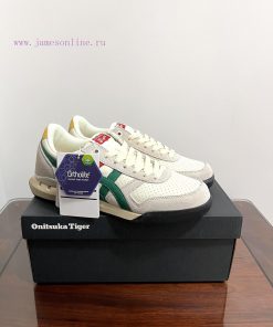 Real shot Onitsuka Tiger UItimate 81 EX low cut white, red, and green. Onitsuka Tiger embodi9p0j77d4