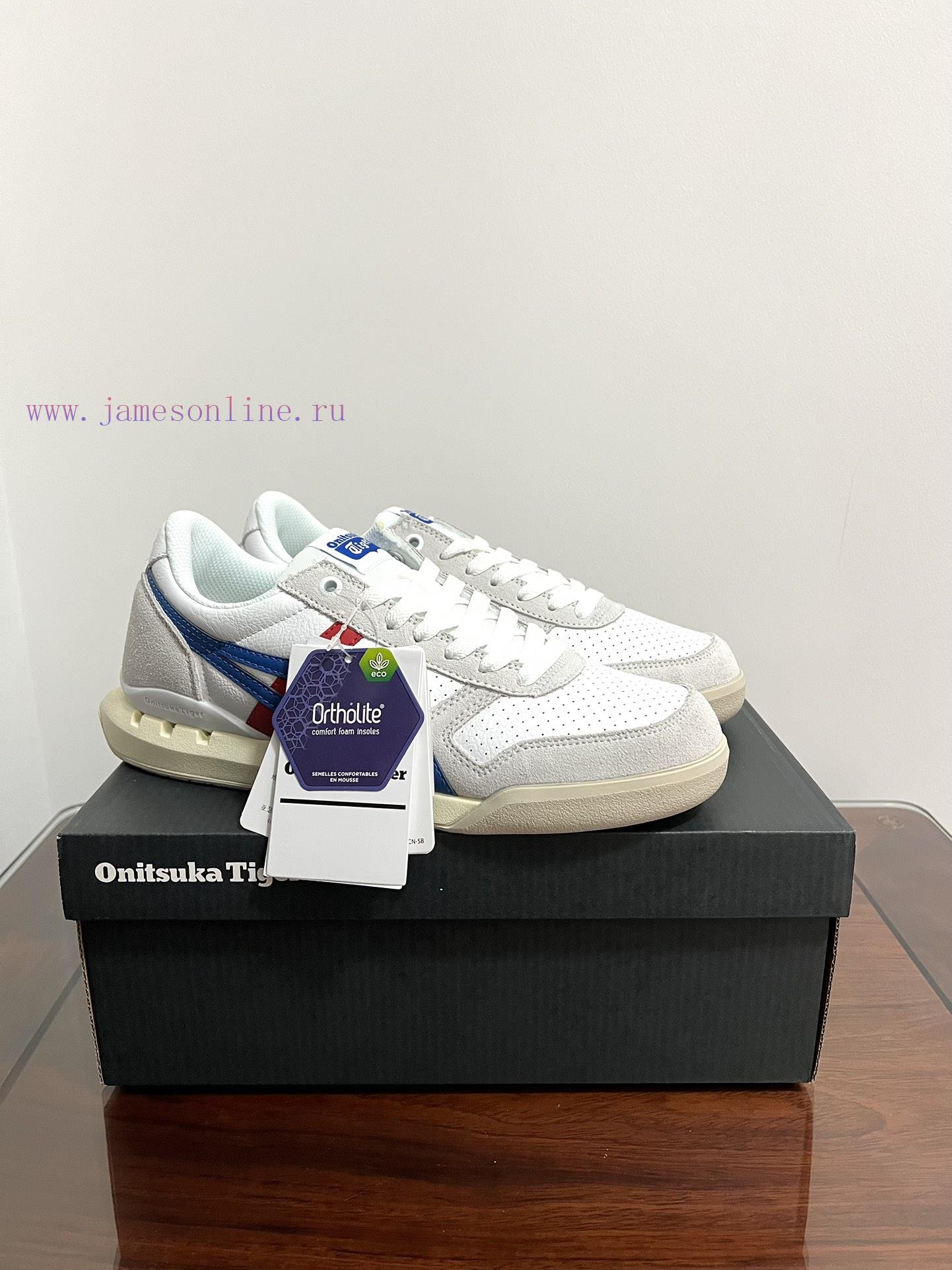 The Onitsuka Tiger UItimate 81 EX low cut blue, red, and white is captured in real life. Thekxkdg1rk - Image 2