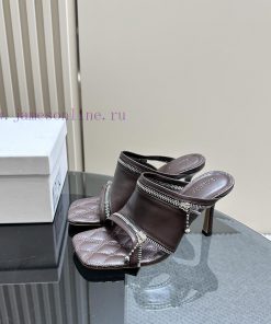BURBERRY | SS24 Women's New SandalsShoe upper sandals, made of glossy leather fabric and fean1u9qk9h