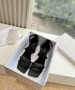 Purchasing level for early spring 2024 Jimmy Choo. Jimmy Zhou recommends simple straight strafg90jq2