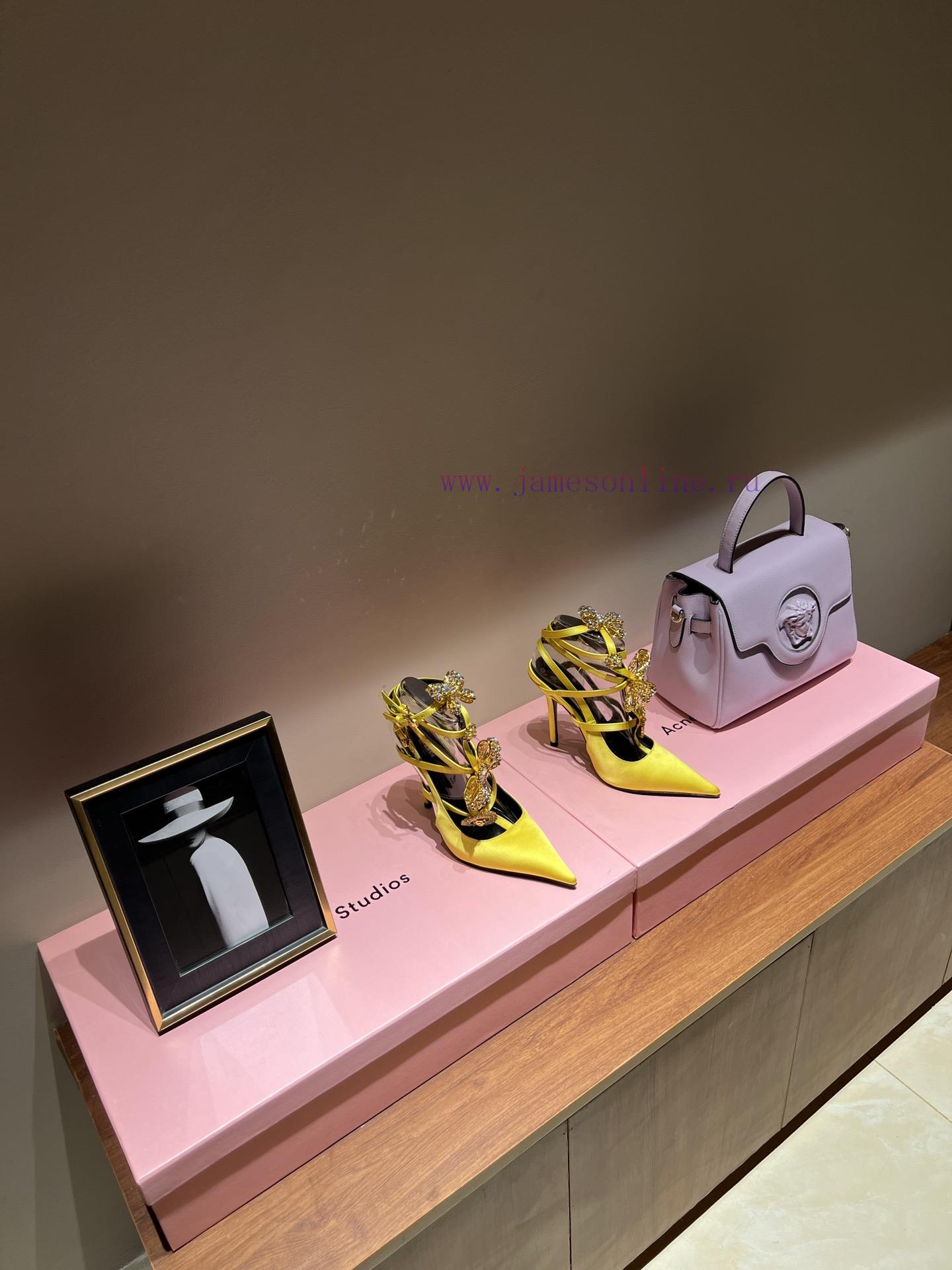 The most2024 Milan Fashion Show synchronized updateVersace: The Perfect Interpretation of Meqz6gsbhe - Image 2