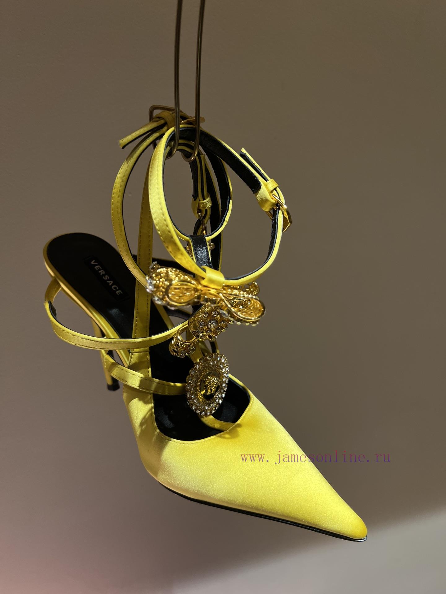 The most2024 Milan Fashion Show synchronized updateVersace: The Perfect Interpretation of Meqz6gsbhe - Image 10