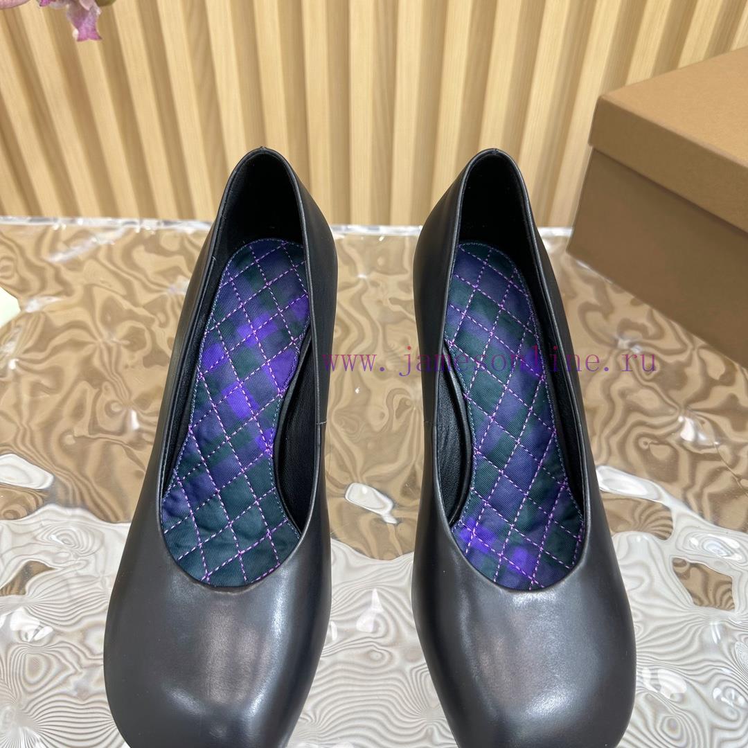 Burberry releases new styles for spring/summer 2024, featuring lazy, retro, elegant, and intllzw66gx - Image 4