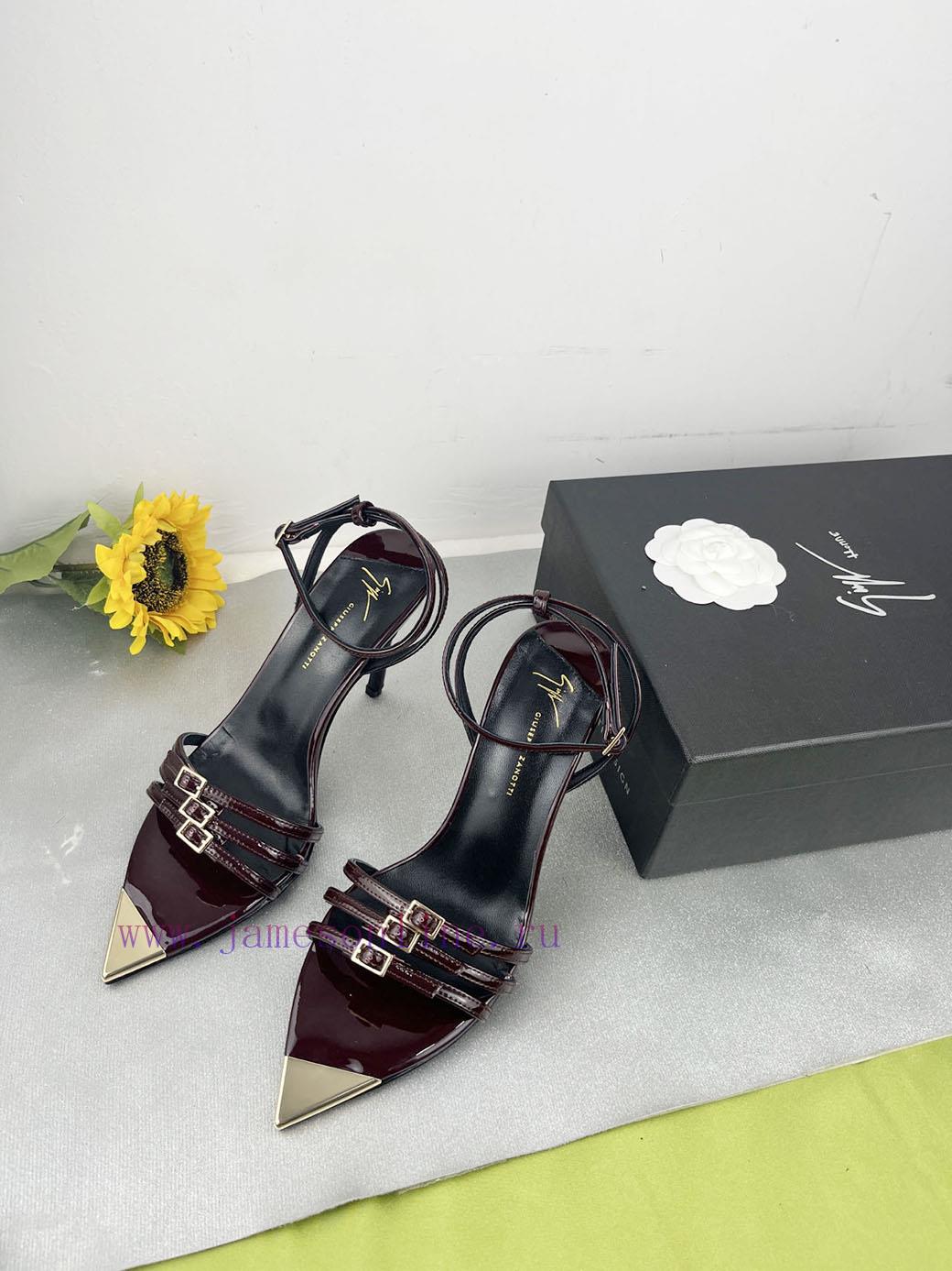 Giuseppe ZanottiSelected black imitation patent leather synthetic fabric with modern light agnzzyoxj - Image 6
