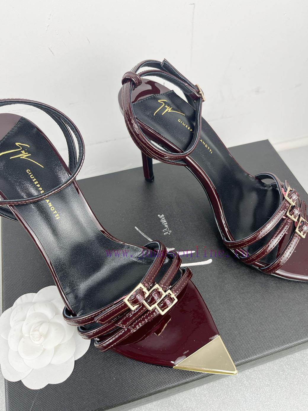 Giuseppe ZanottiSelected black imitation patent leather synthetic fabric with modern light agnzzyoxj - Image 7