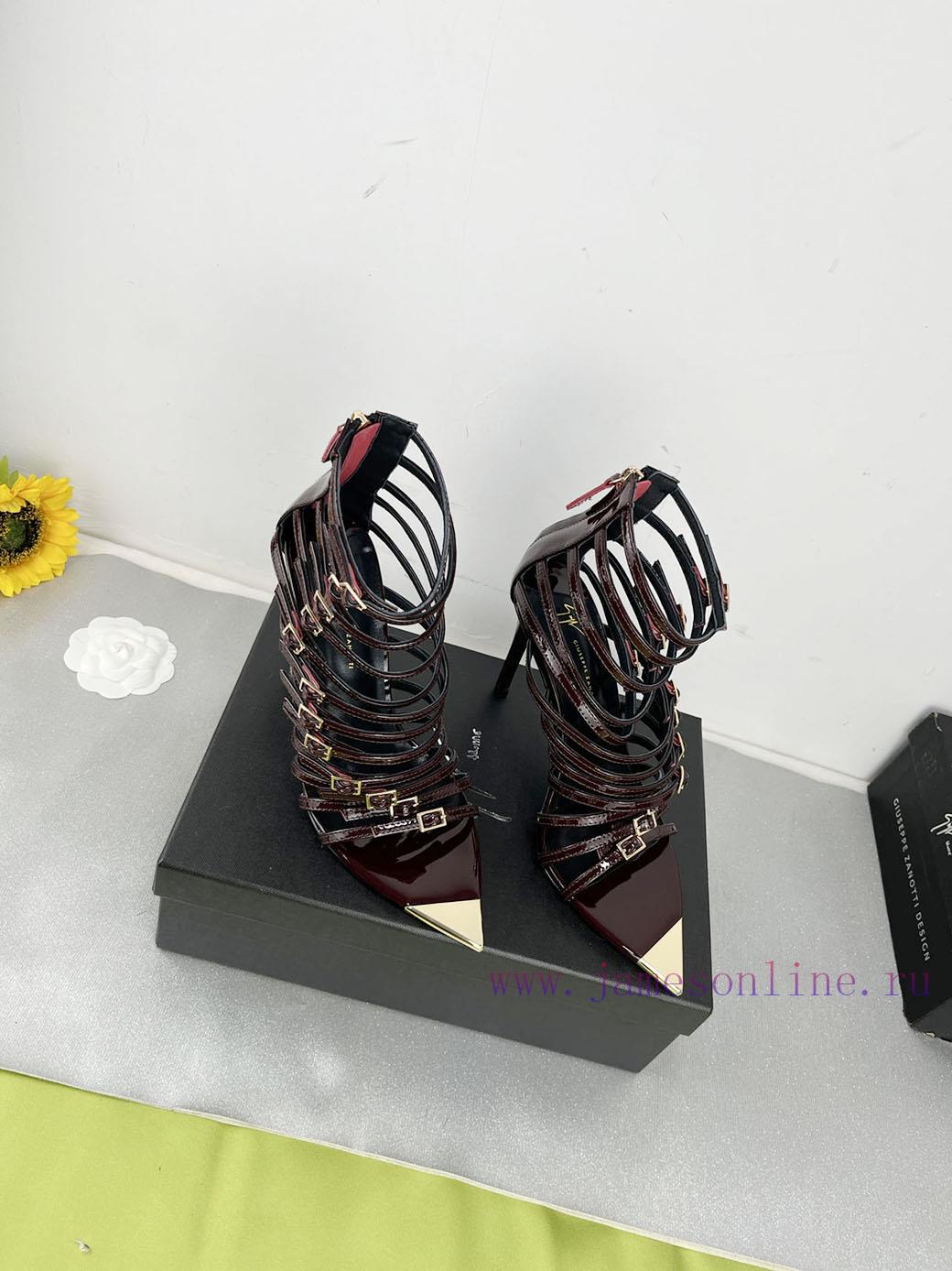 Giuseppe ZanottiSelected black imitation patent leather synthetic fabric with modern light a9h13nf5u - Image 6