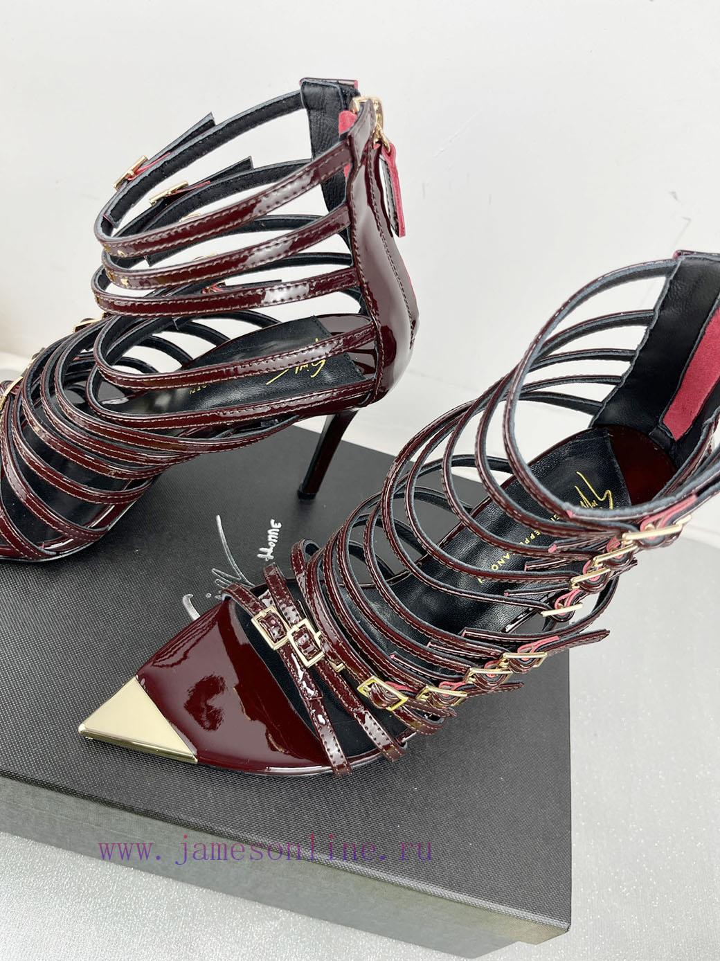 Giuseppe ZanottiSelected black imitation patent leather synthetic fabric with modern light a9h13nf5u - Image 8