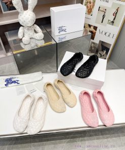 YuanThe 2024 Burberry BuRBERRY new ballet flat shoes are made of quilted sheepskin fabric crjvcejmdh