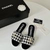 Chanel's new double buckle slippersThis season's honey looks so good when dragged on footThe2xmt5u6n