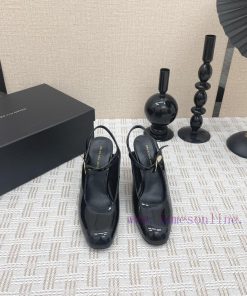 Dries Van Note * 𝟐𝟒/𝐀𝐖 Beautiful SandalsThe most beautiful sandals of the year, with a desigh7uz0xux