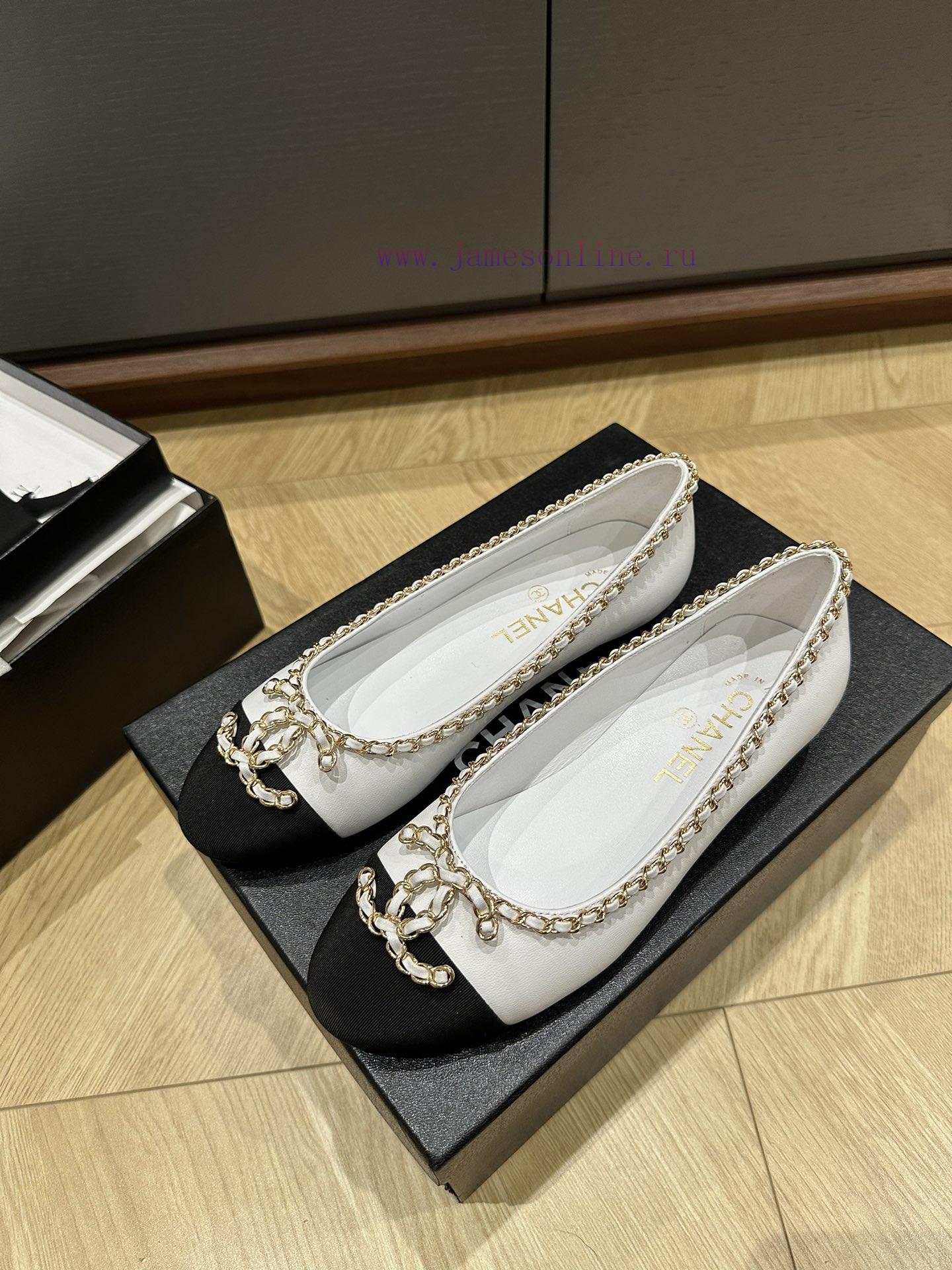 Top qualityChanel 24ss new flat sole shoes ️Sheepskin inside//Handmade leather chain//Italia8f3k86j8