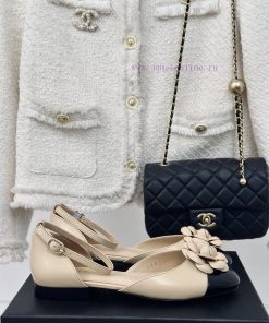 Chanel | Chanel 24c Spring/Summer New ProductsCamellia Hollow Sandals SeriesThis season's Camfc1q2xb